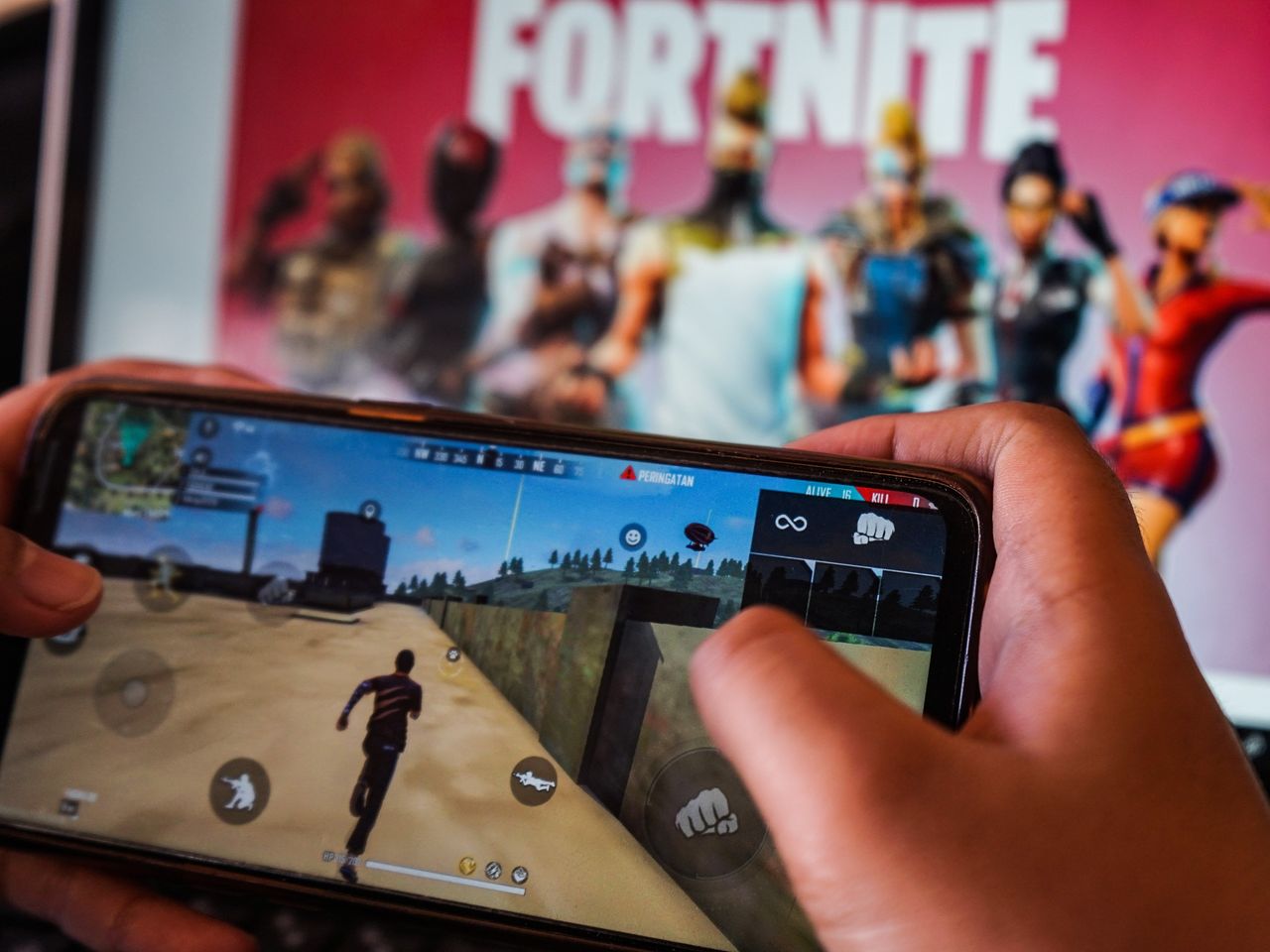 Game On: Epic Victory as Apple Lifts Ban, Allowing Fortnite on iPhones in the EU